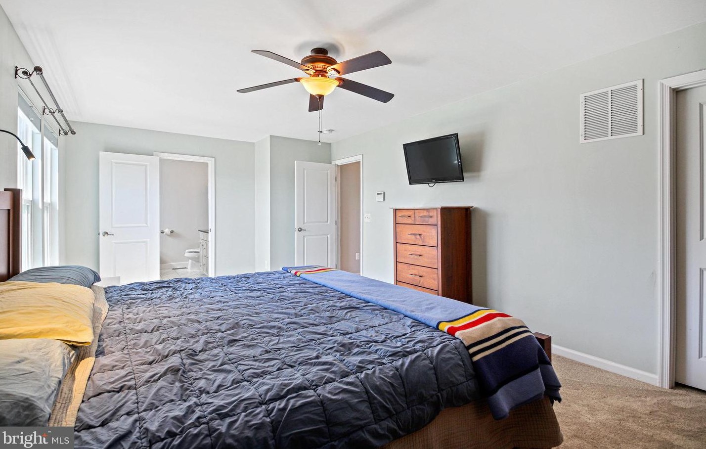 7389 Lake Willow Ct, Warrenton VA  20187-5834 exterior