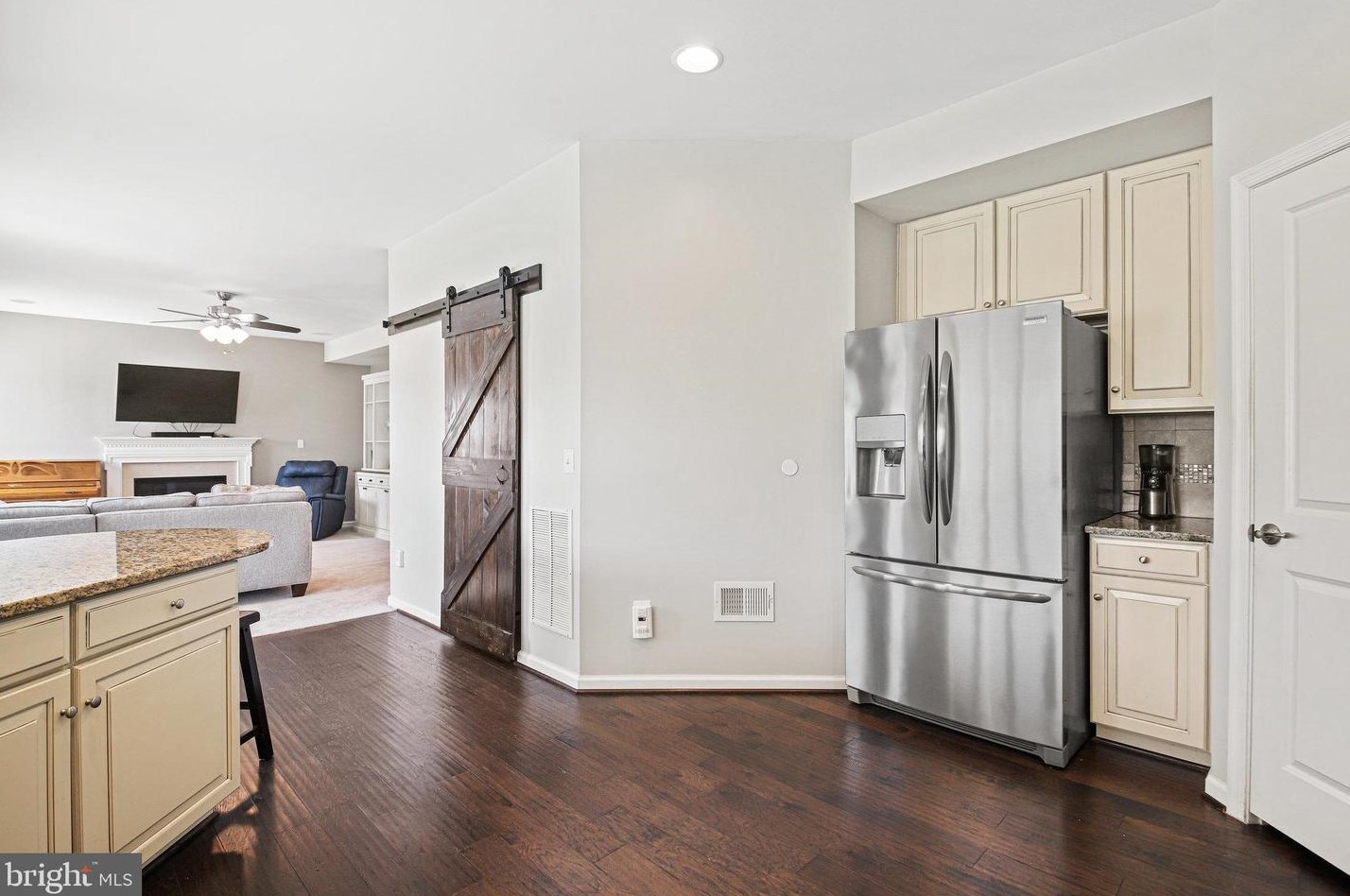 7389 Lake Willow Ct, Warrenton VA  20187-5834 exterior