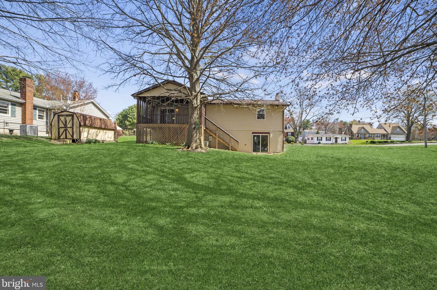132 Moser Rd, Warrenton VA  20186-2715 exterior