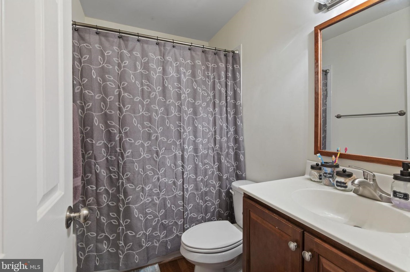 5650 Creekside Xing, Warrenton VA  20187-8812 exterior