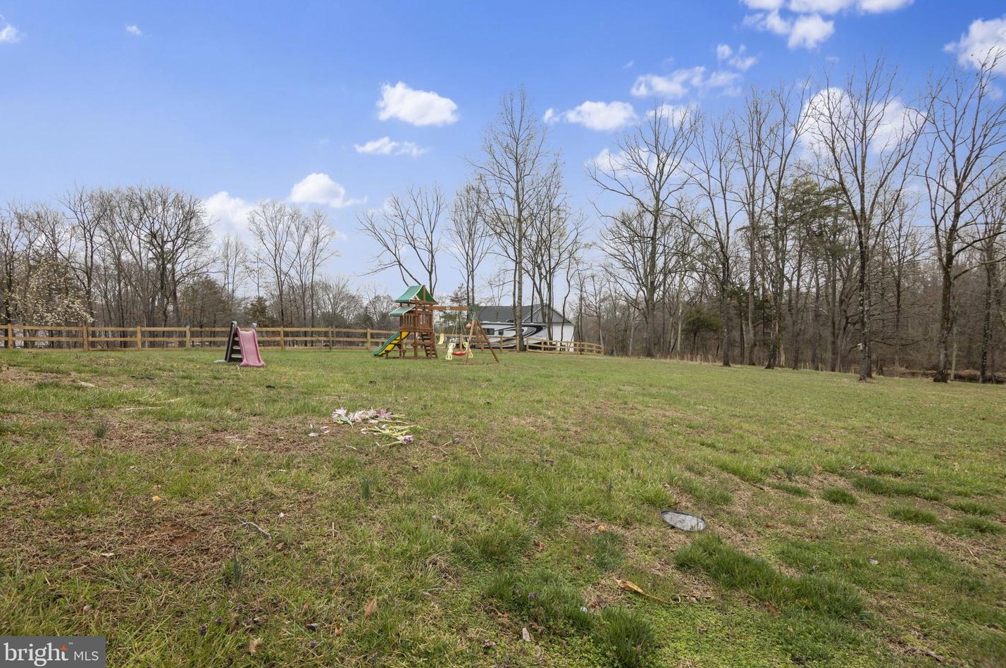5650 Creekside Xing, Warrenton VA  20187-8812 exterior