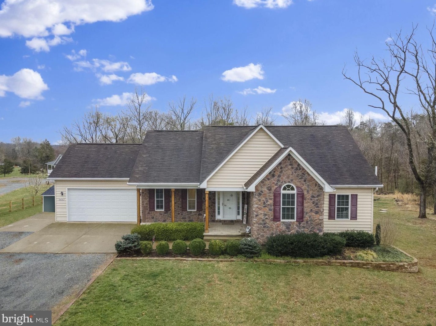 5650 Creekside Xing, Warrenton VA  20187-8812 exterior