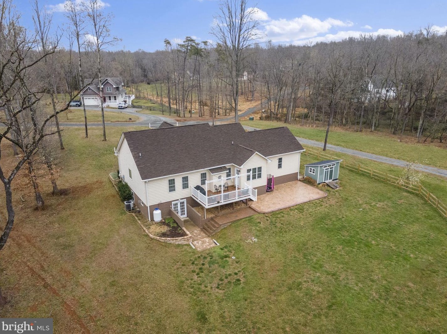 5650 Creekside Xing, Warrenton VA  20187-8812 exterior