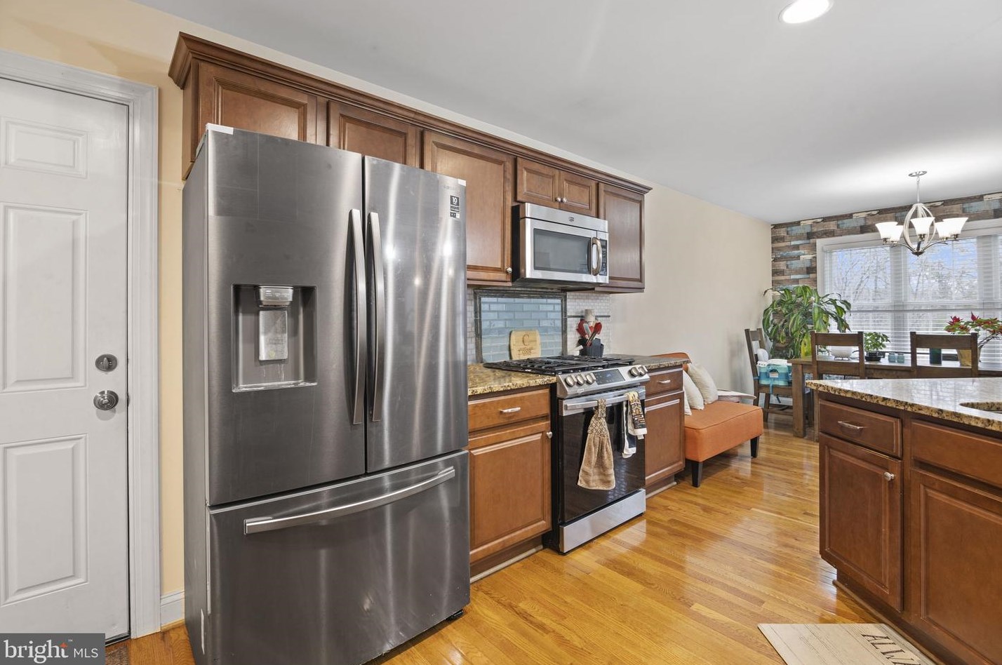 5650 Creekside Xing, Warrenton VA  20187-8812 exterior