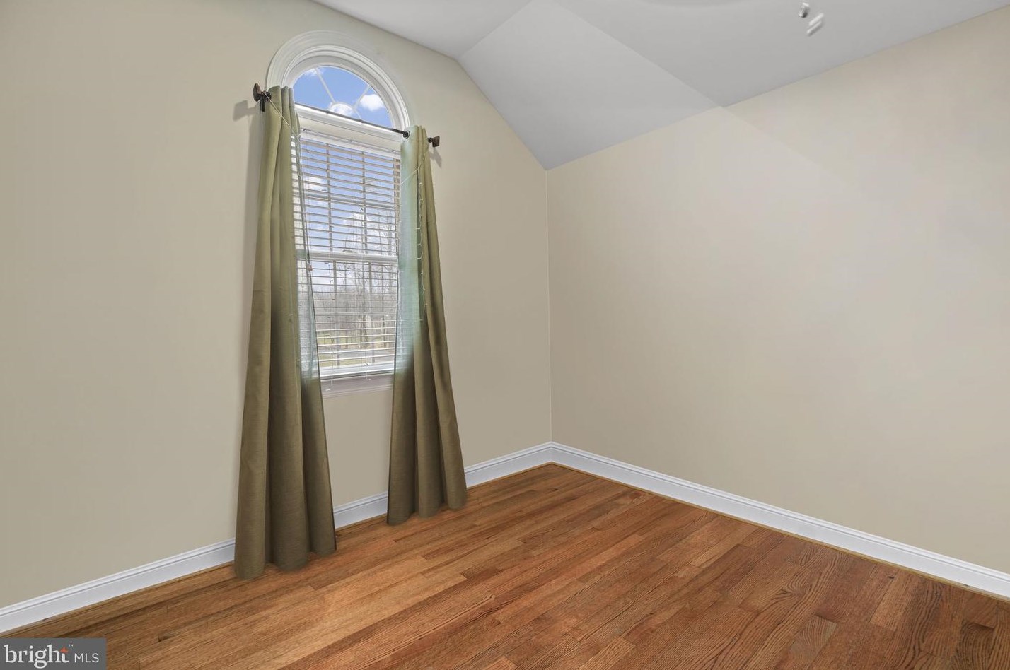 5650 Creekside Xing, Warrenton VA  20187-8812 exterior