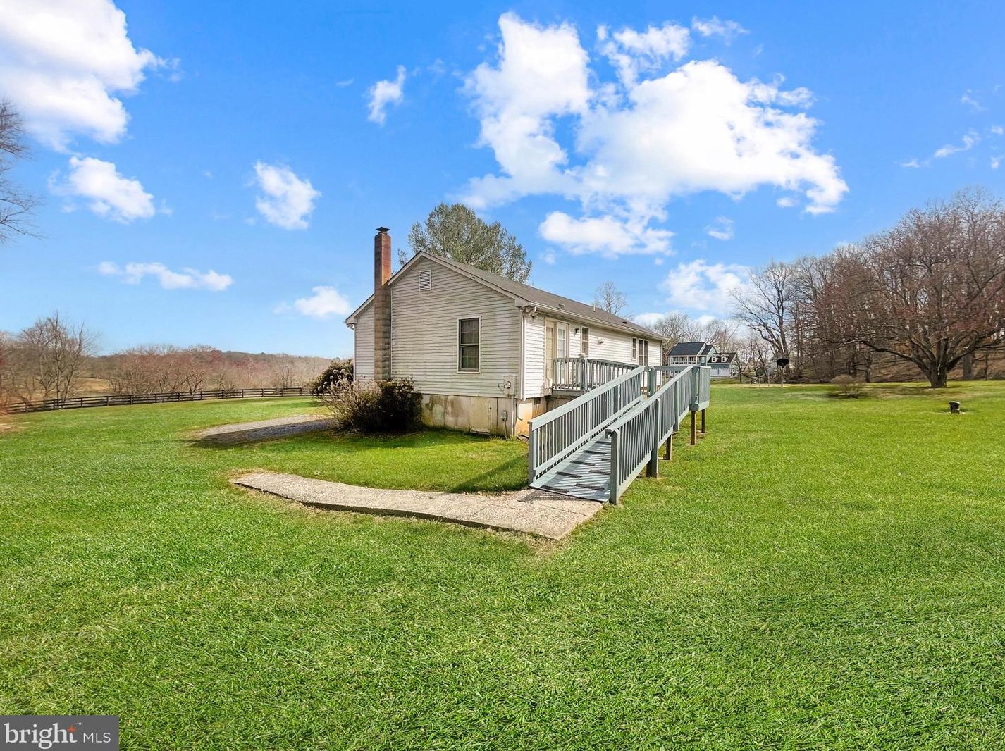 12003 Summers Ln, Hume, VA 22639