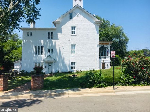 74 Waterloo St, Warrenton, VA 20186