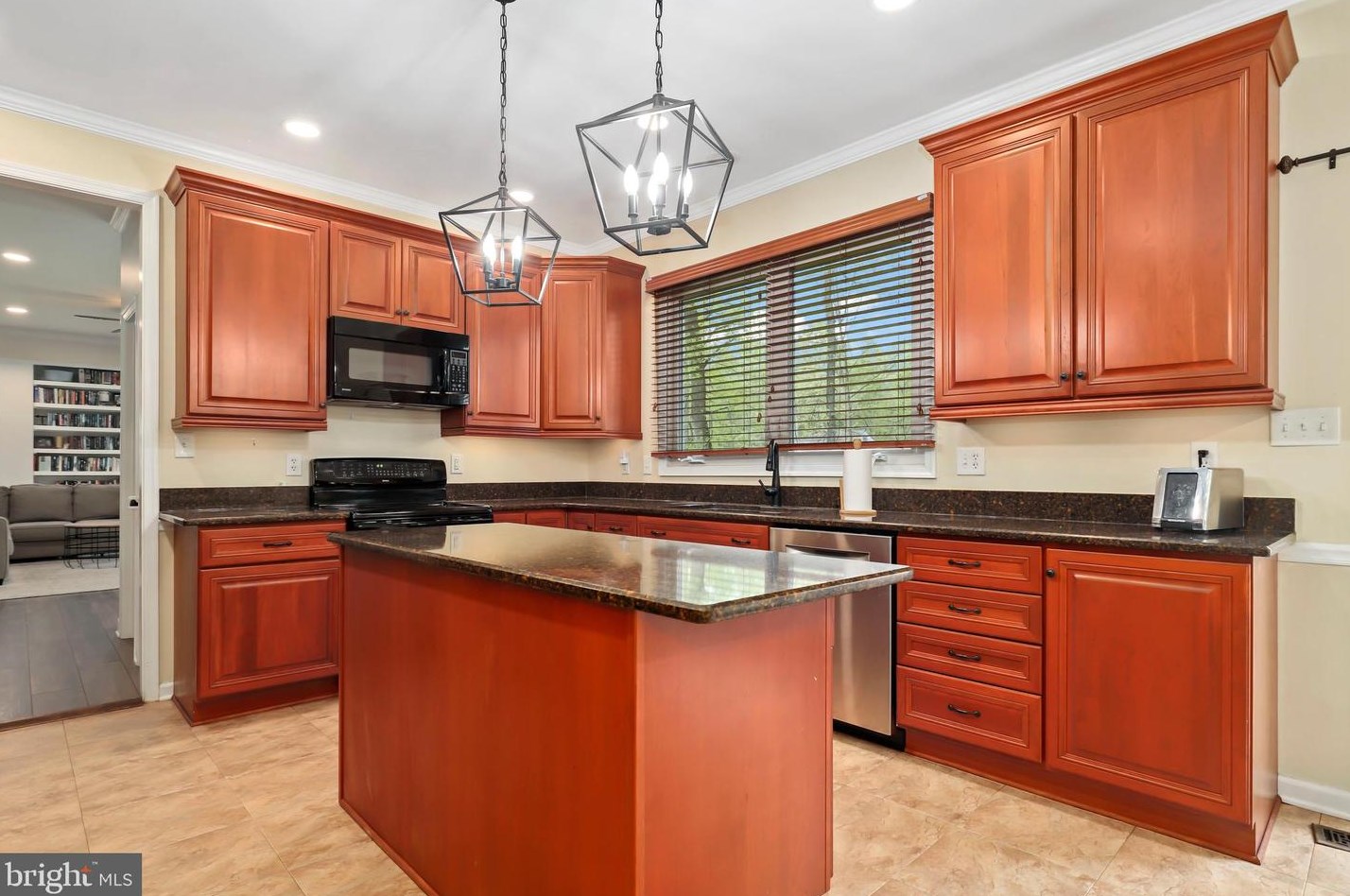 7096 Cumberland Dr, Warrenton VA  20187-4408 exterior