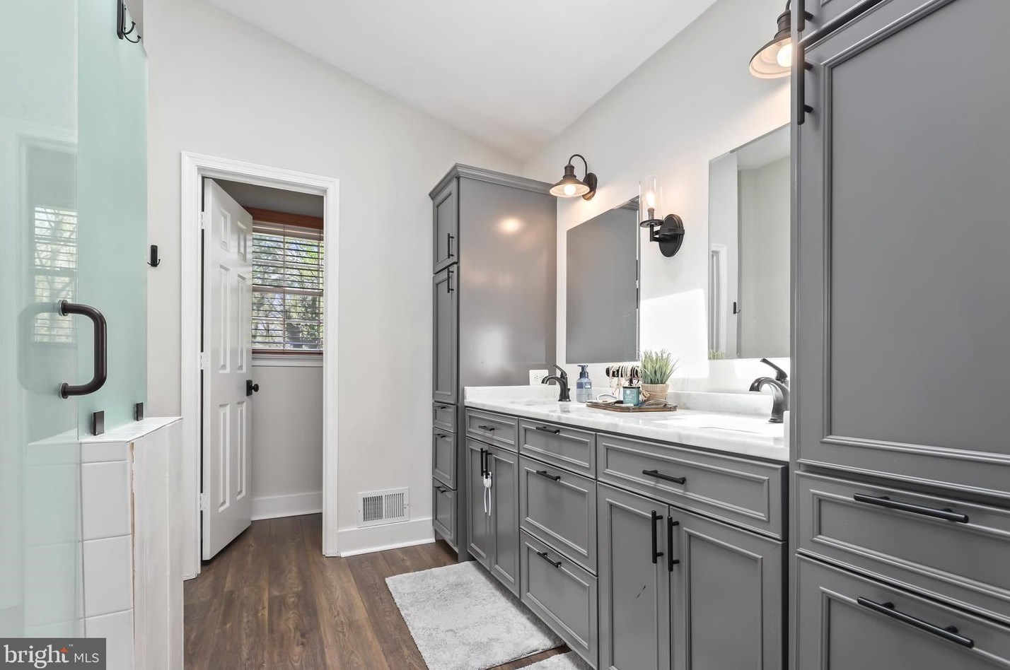 7096 Cumberland Dr, Warrenton VA  20187-4408 exterior