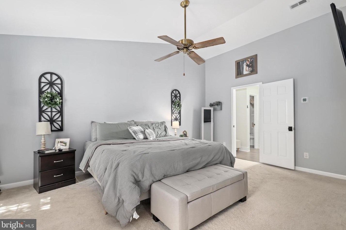 7096 Cumberland Dr, Warrenton VA  20187-4408 exterior