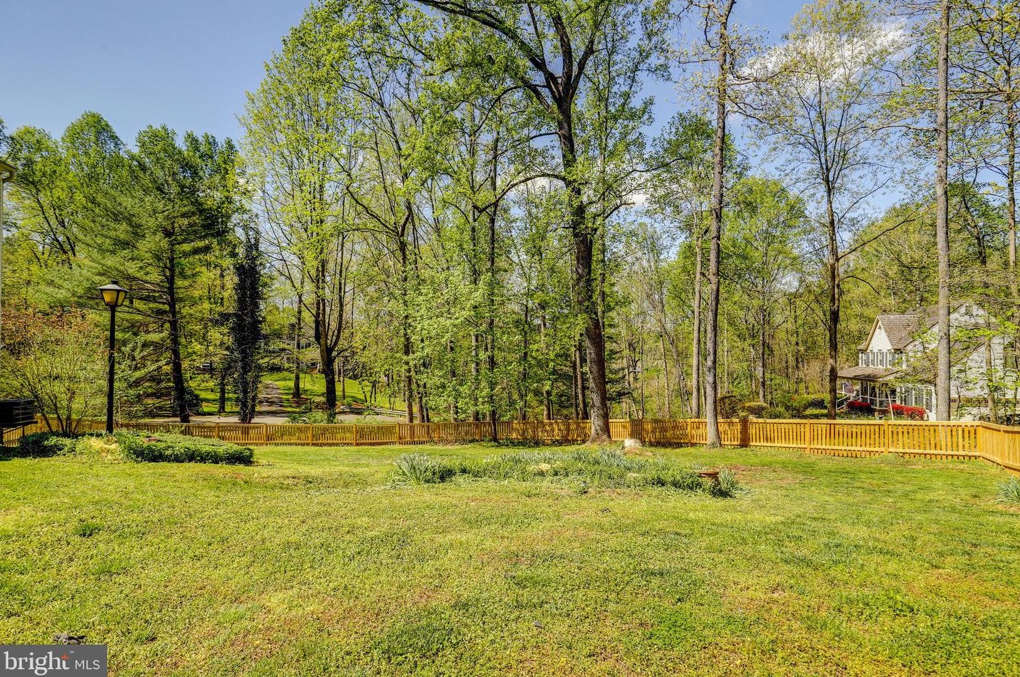 7096 Cumberland Dr, Warrenton VA  20187-4408 exterior