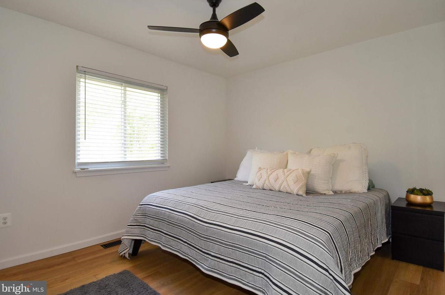 7474 Suncrest Dr, Warrenton VA  20187-9061 exterior