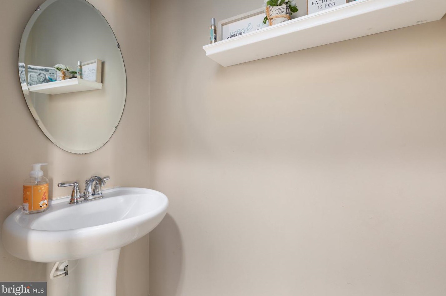 3717 Lilly Ln, Warrenton VA  20187-5841 exterior