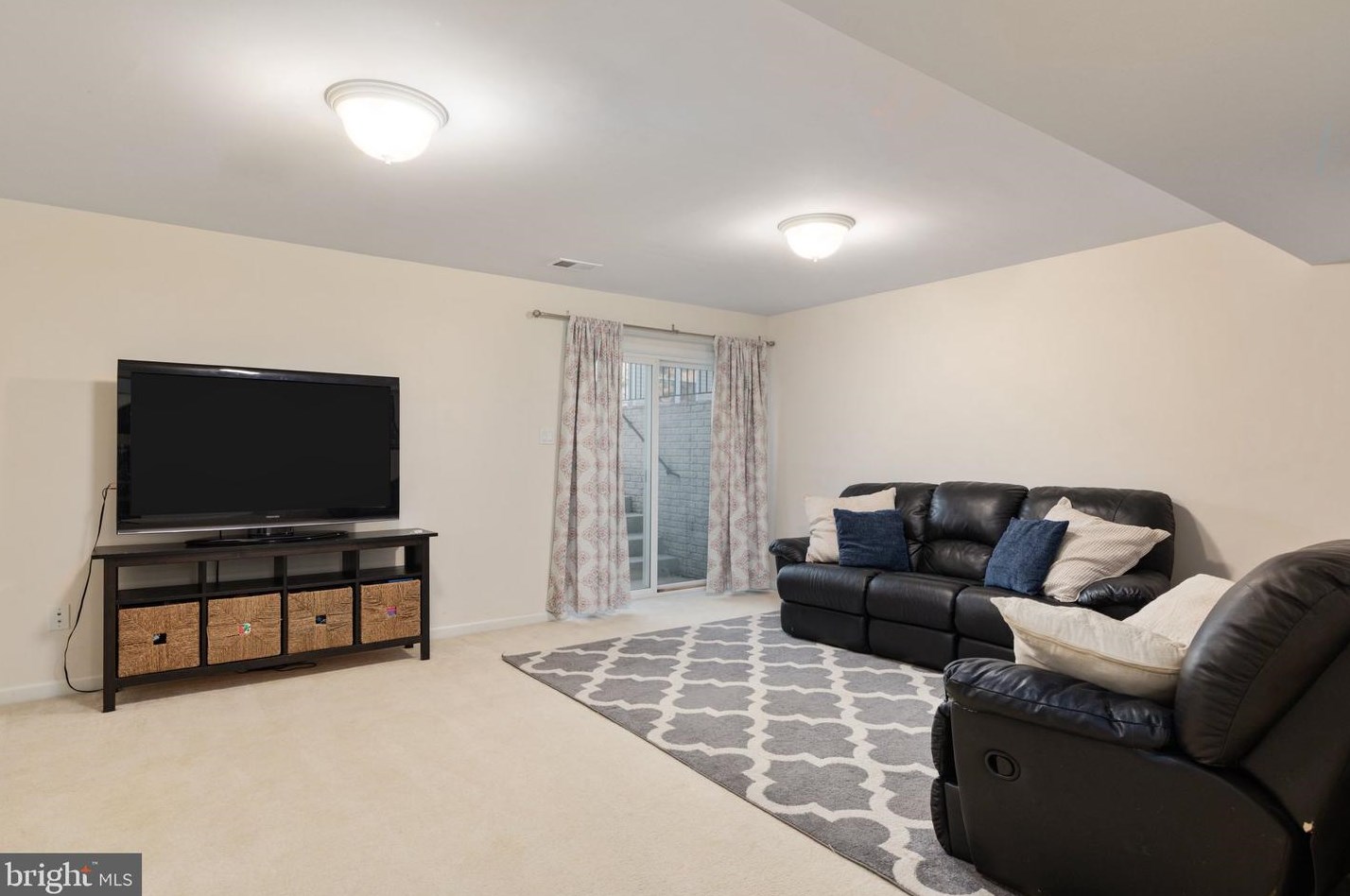 3717 Lilly Ln, Warrenton VA  20187-5841 exterior