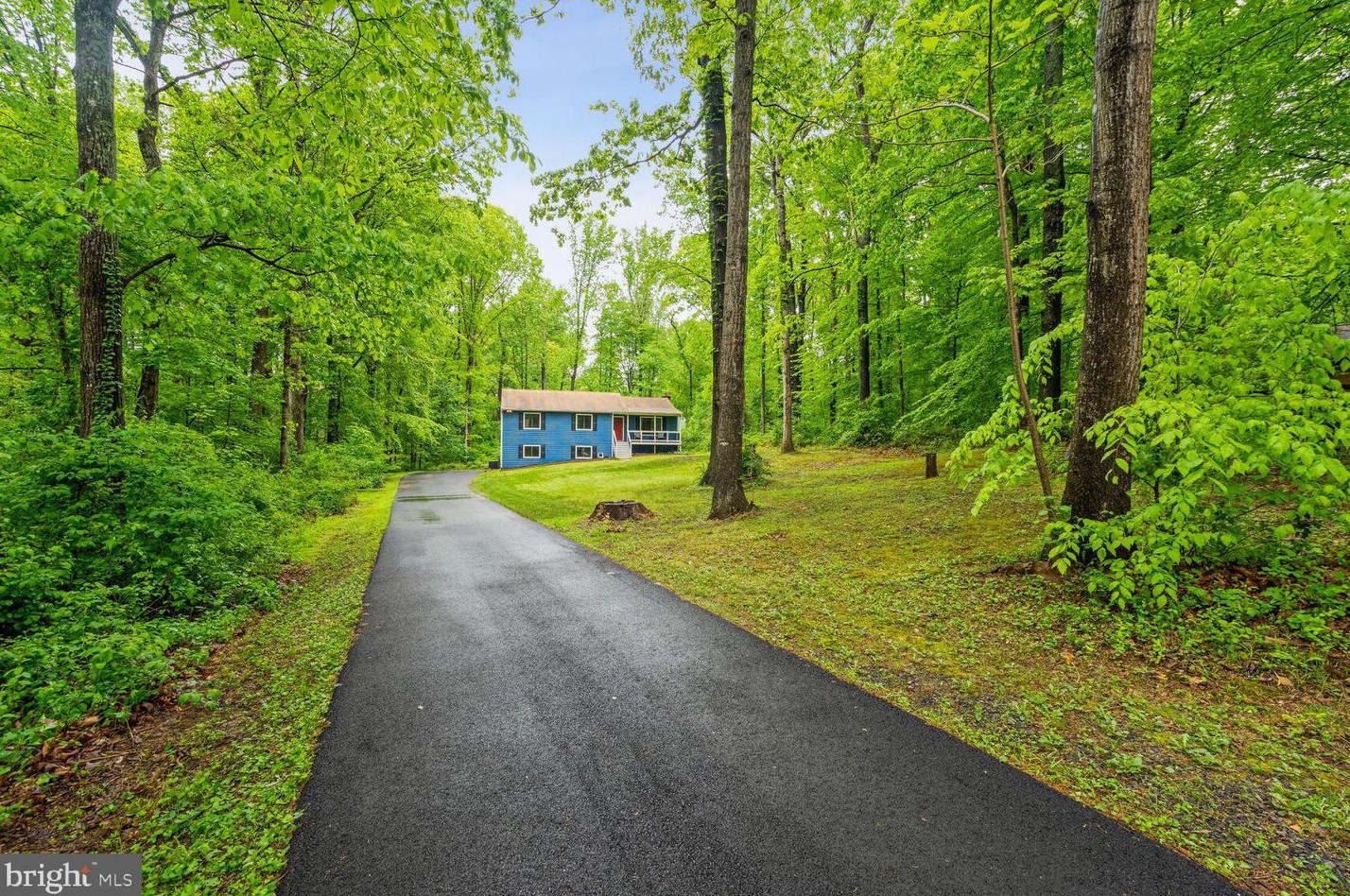 7358 Hilly Ln, Warrenton, VA 20187-9048