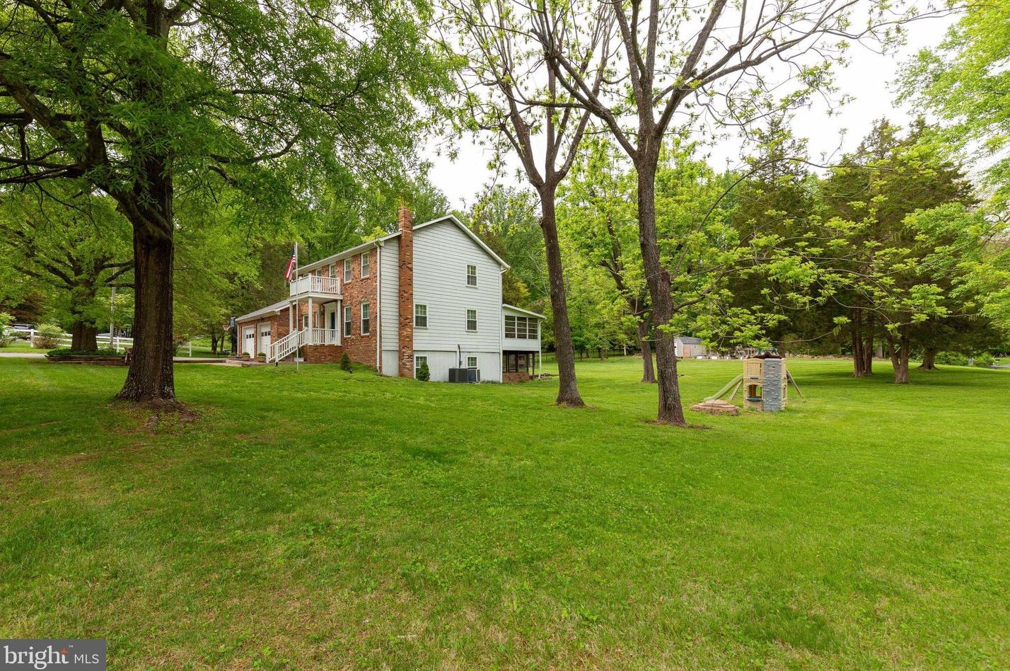 7276 Stuart Cir, Warrenton, VA 20187-4553