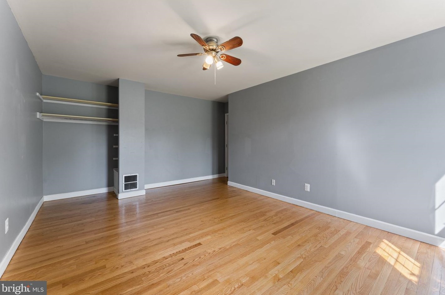 284 Jackson St, Warrenton VA  20186-2402 exterior