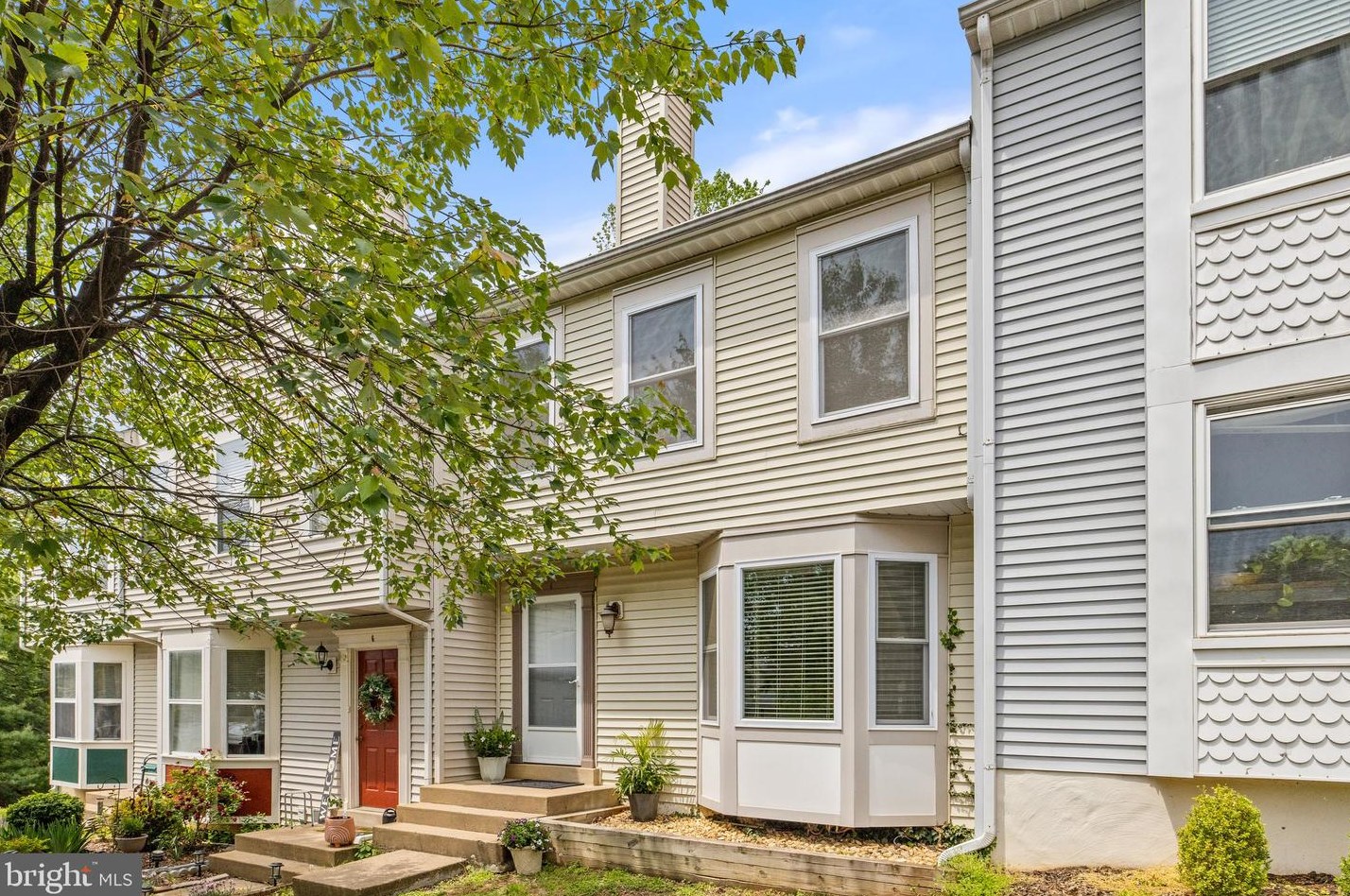 4 Falmouth Ct, Warrenton, VA 20186-3648