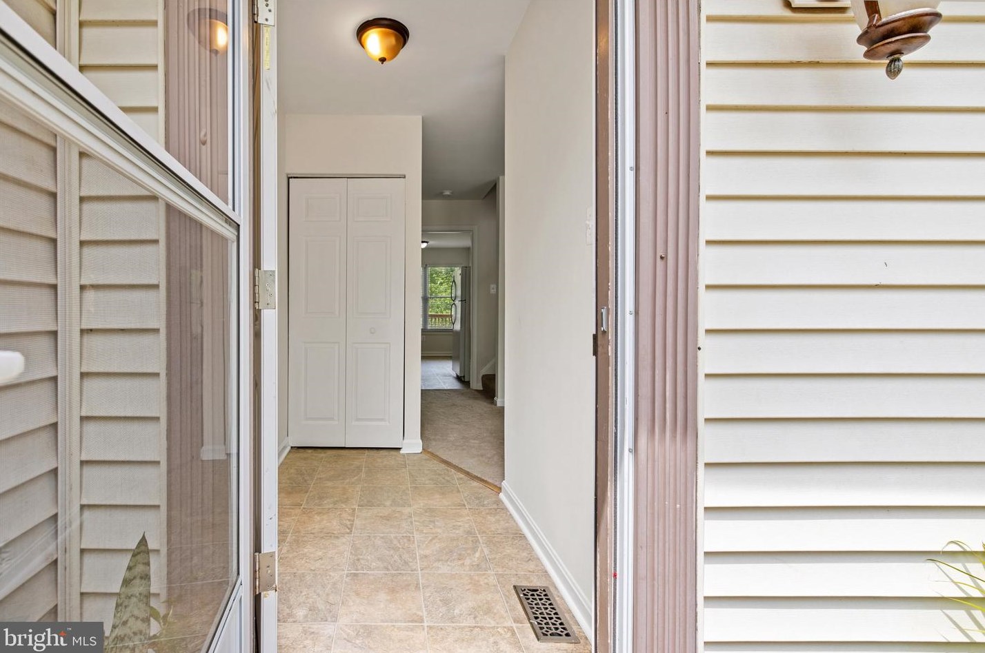 4 Falmouth Ct, Warrenton VA  20186-3648 exterior