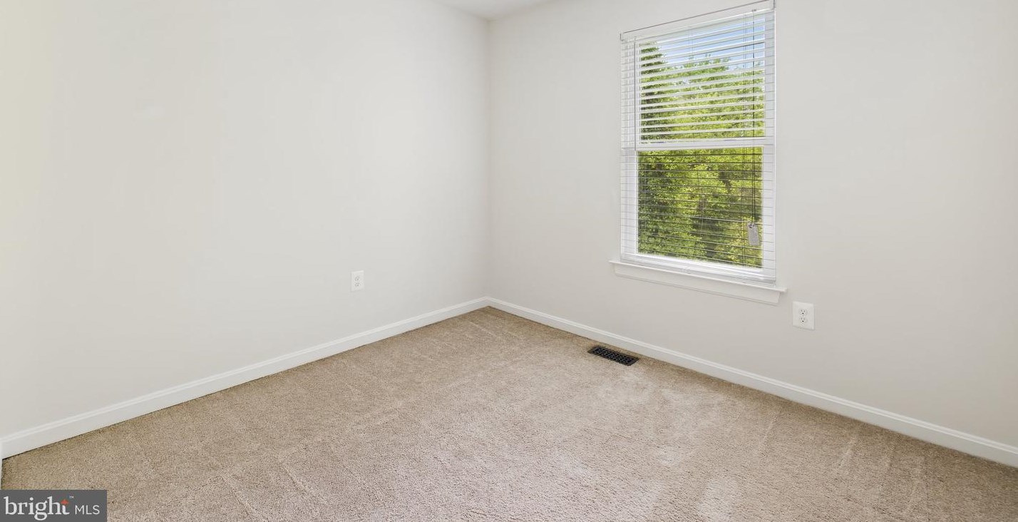 4 Falmouth Ct, Warrenton VA  20186-3648 exterior