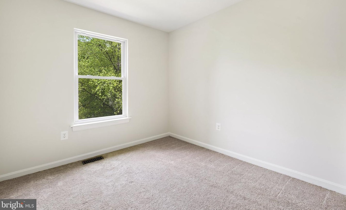 4 Falmouth Ct, Warrenton VA  20186-3648 exterior