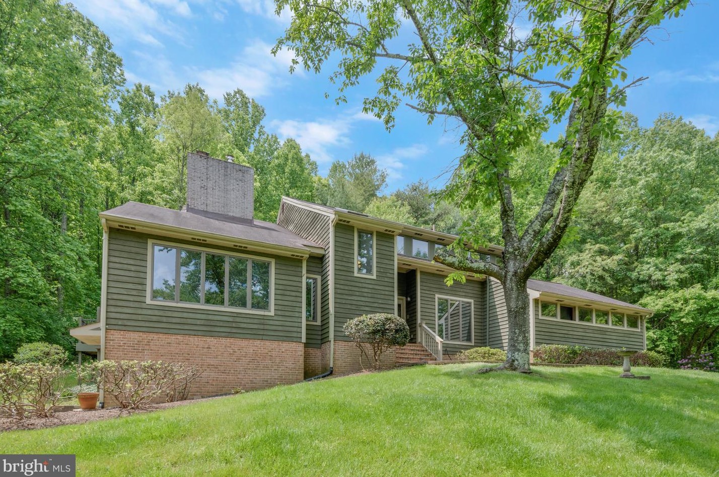 5735 Hunton Wood Dr, Broad Run, VA 20137