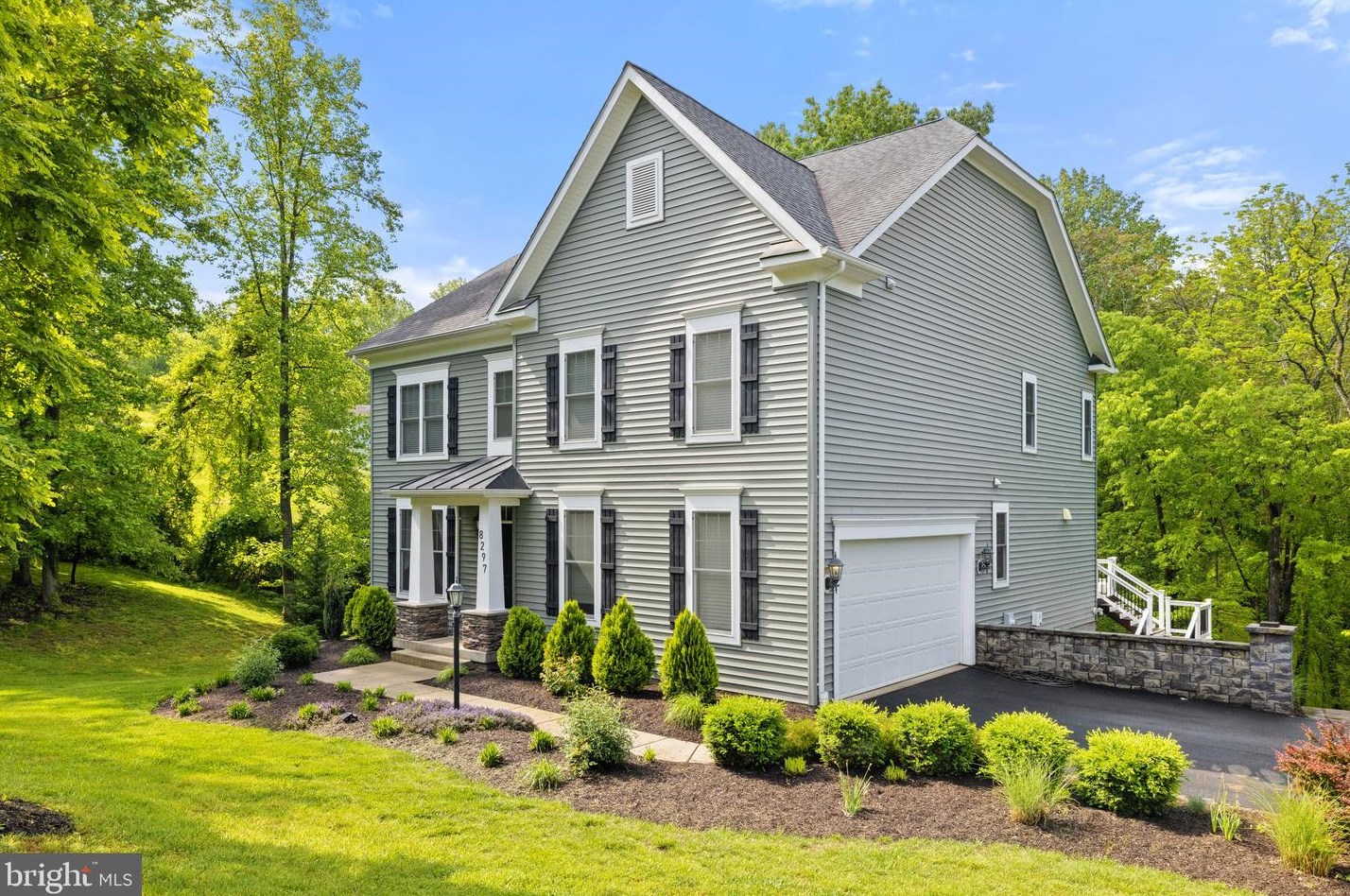 8297 Salem Rdg Rd, Marshall, VA 20115