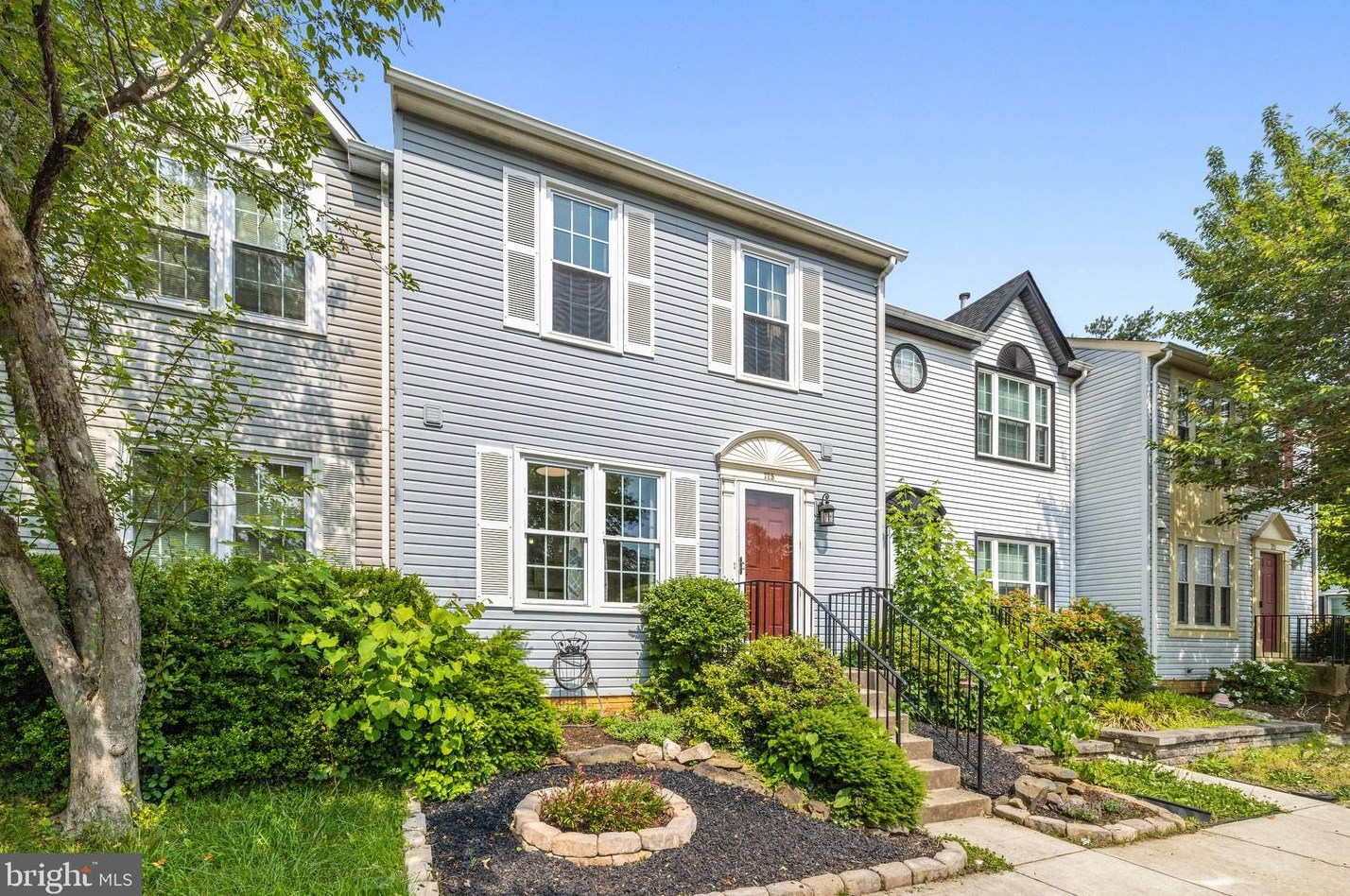 725 Acorn Ct, Warrenton, VA 20186