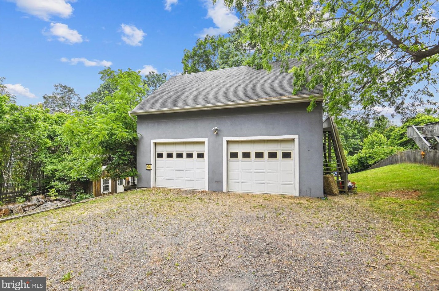 6714 Robinson Ln, Warrenton, VA 20186-7468