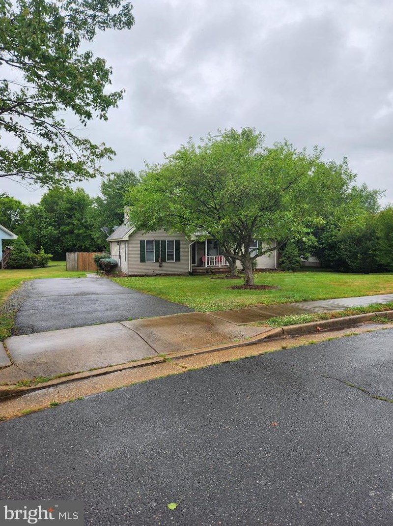 11216 Meadfield Dr, Bealeton, VA 22712
