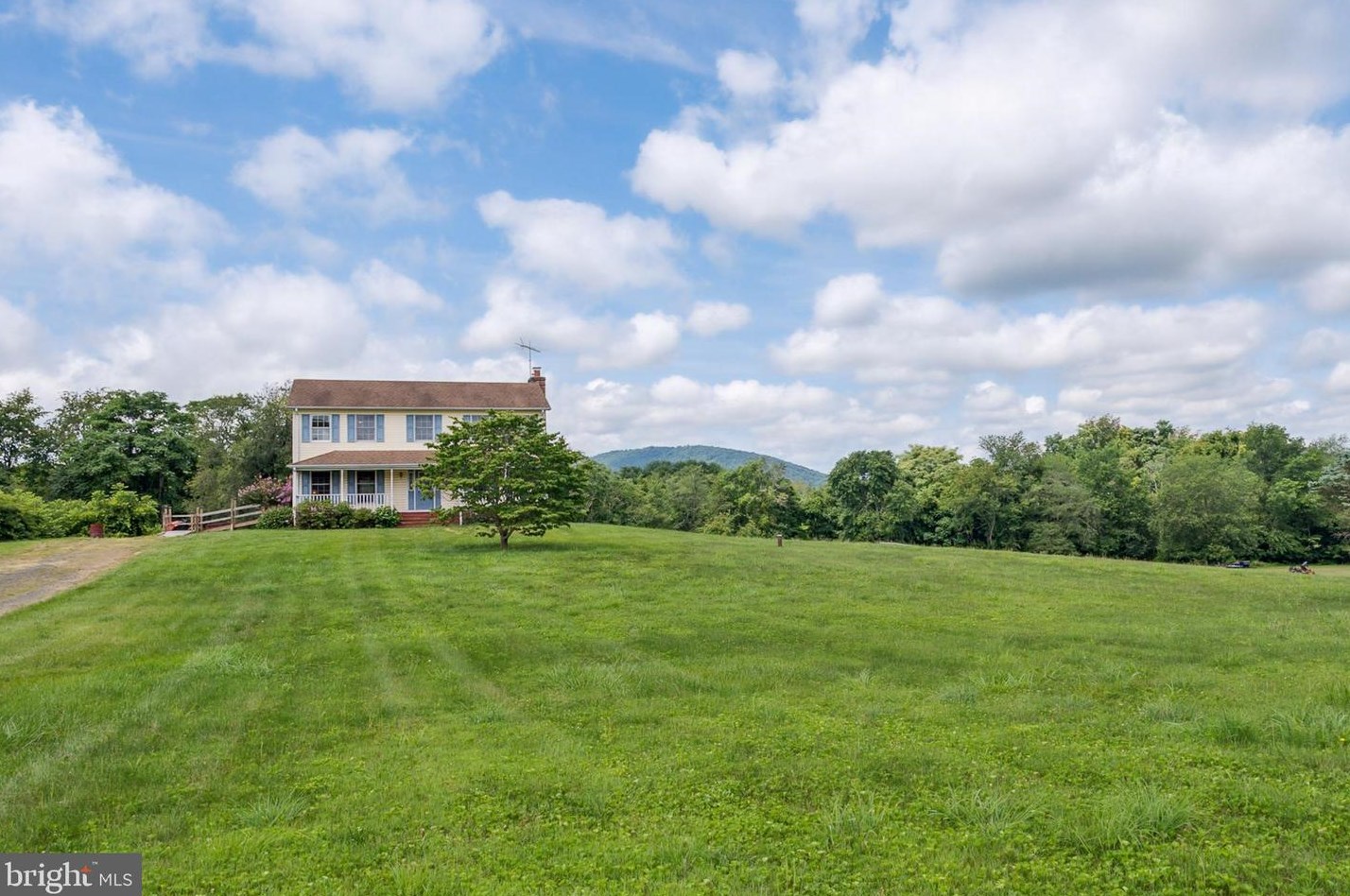 4554 Lakeside Ct, Marshall, VA 20115