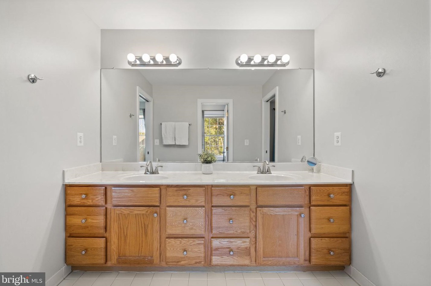 9732 Routts Hill Rd, Warrenton VA  20186-7839 exterior