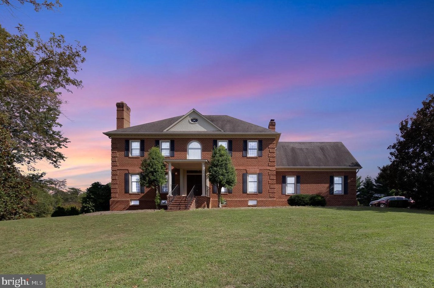8039 Willboyd Ct, Marshall, VA 20115