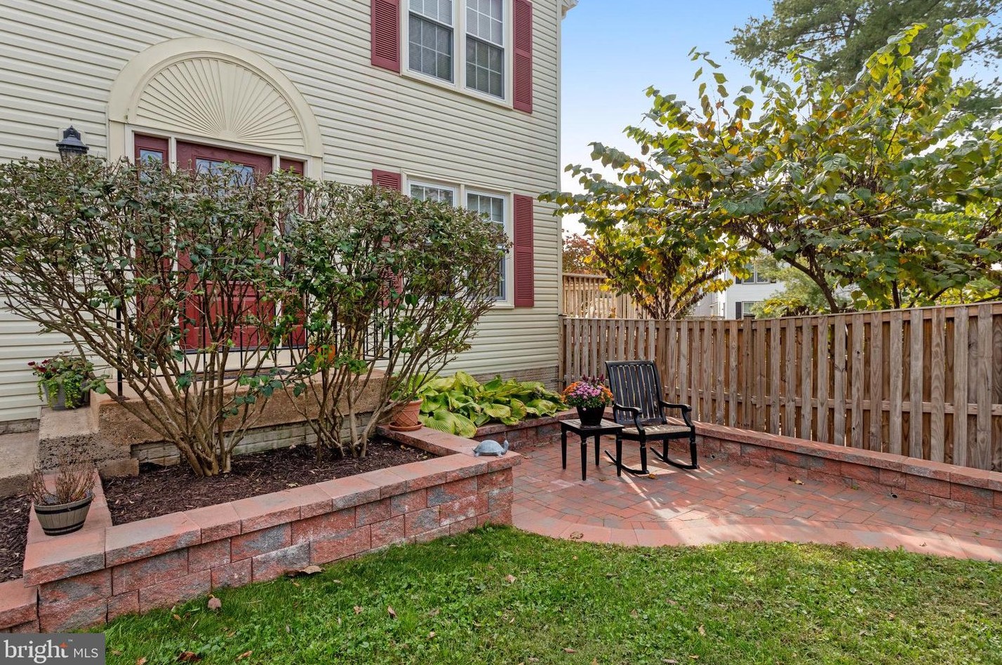 701 Arbor Ct, Warrenton, VA 20186-2155