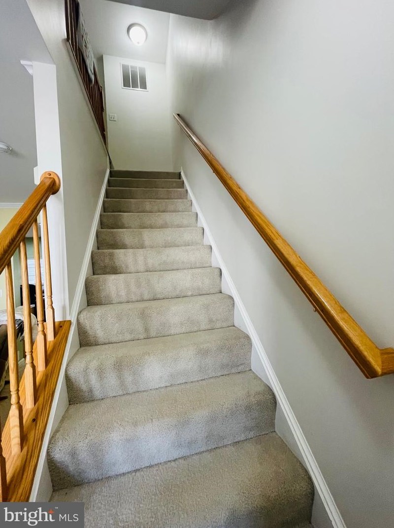 6176 Newton Ln, Bealeton, VA 22712-5615
