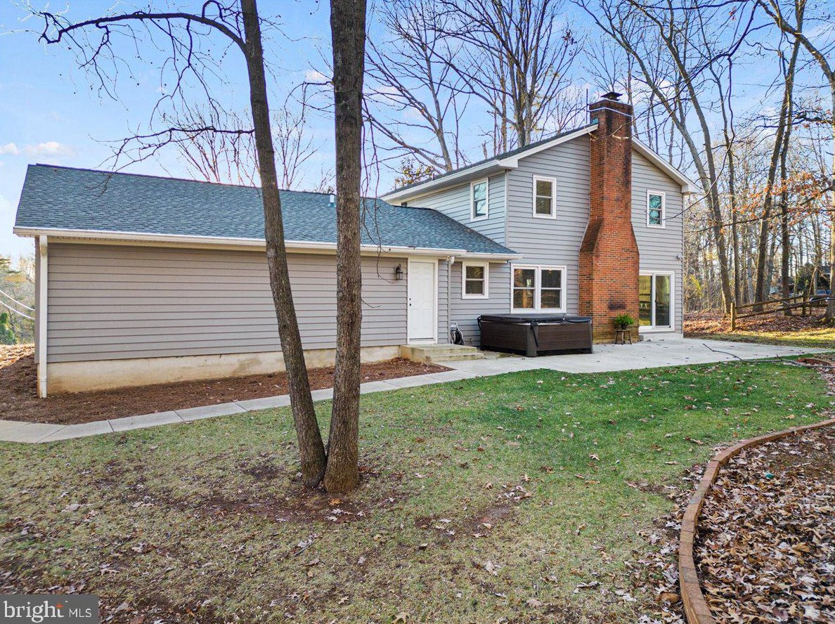 7377 Stuart Cir, Warrenton VA  20187-4551 exterior