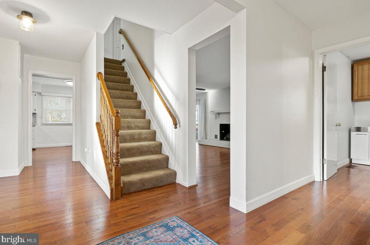 7377 Stuart Cir, Warrenton VA  20187-4551 exterior