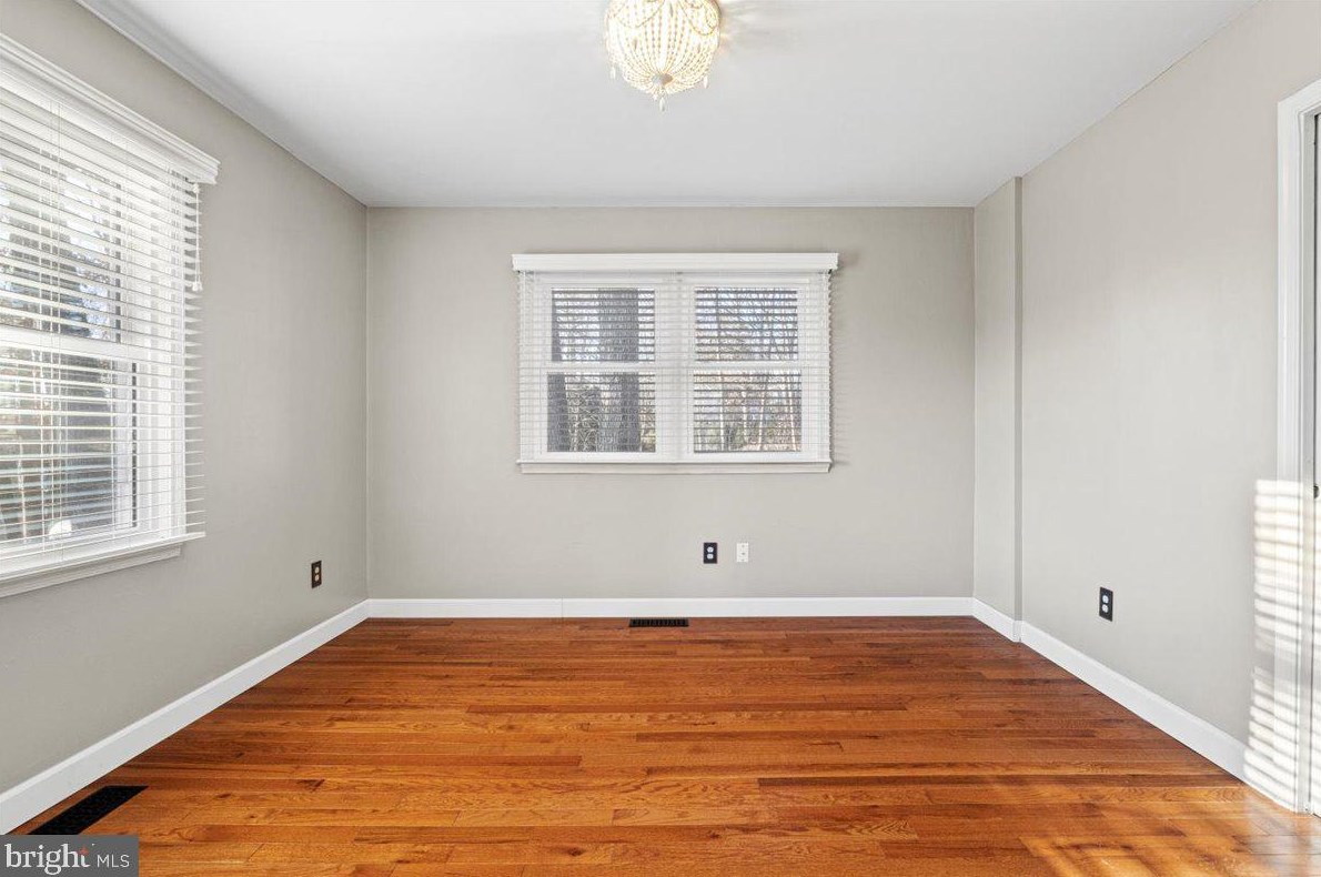 7377 Stuart Cir, Warrenton VA  20187-4551 exterior