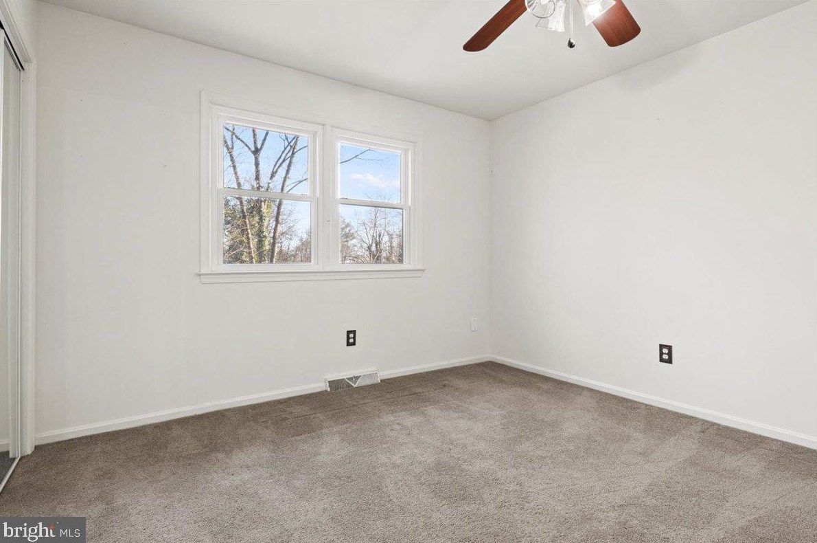 7377 Stuart Cir, Warrenton VA  20187-4551 exterior