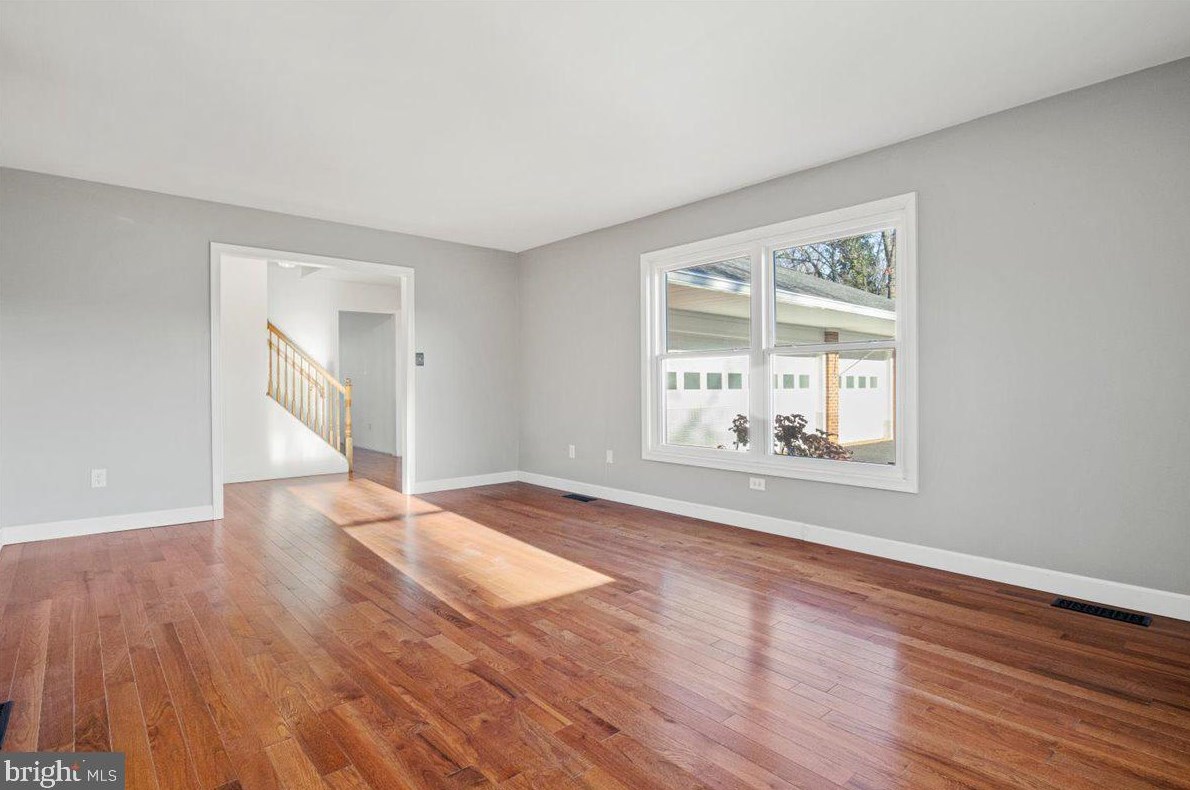7377 Stuart Cir, Warrenton VA  20187-4551 exterior