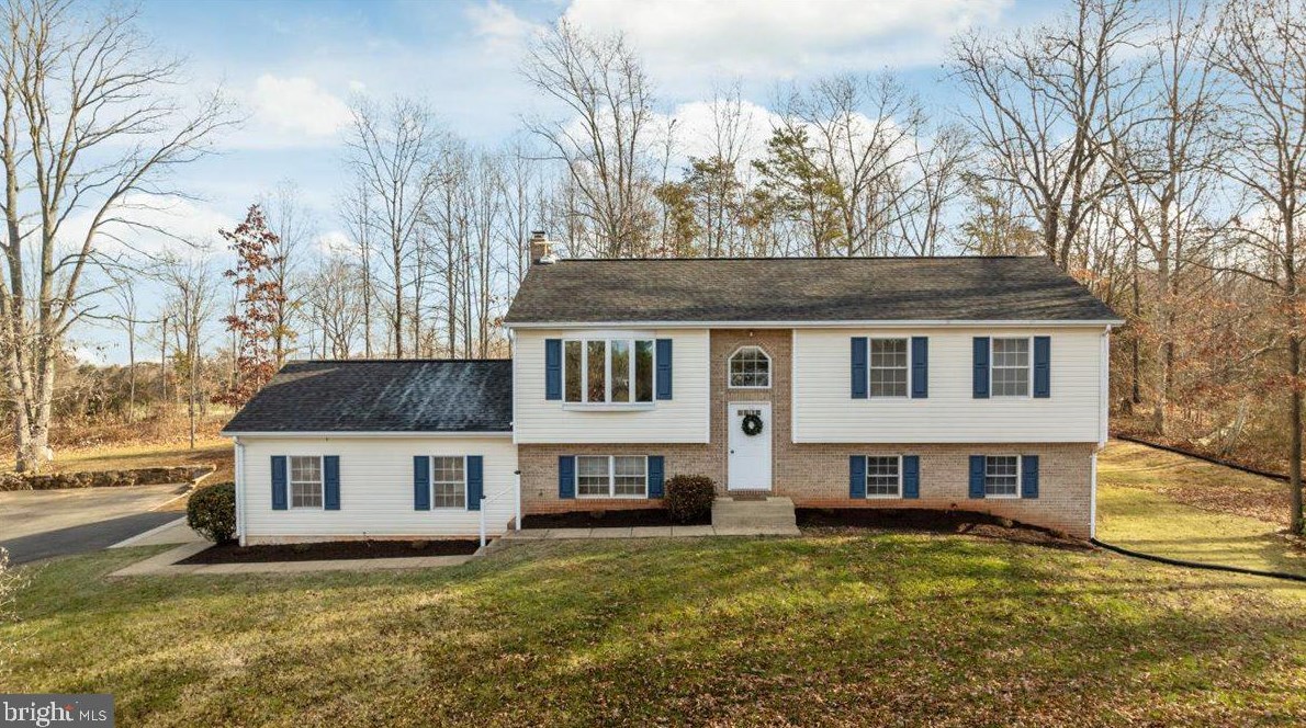 8126 Bailey Rd, Warrenton, VA 20186-8478