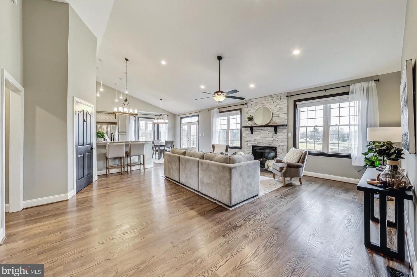 7011 Sycamore Springs Dr, Warrenton, VA 20187-7723
