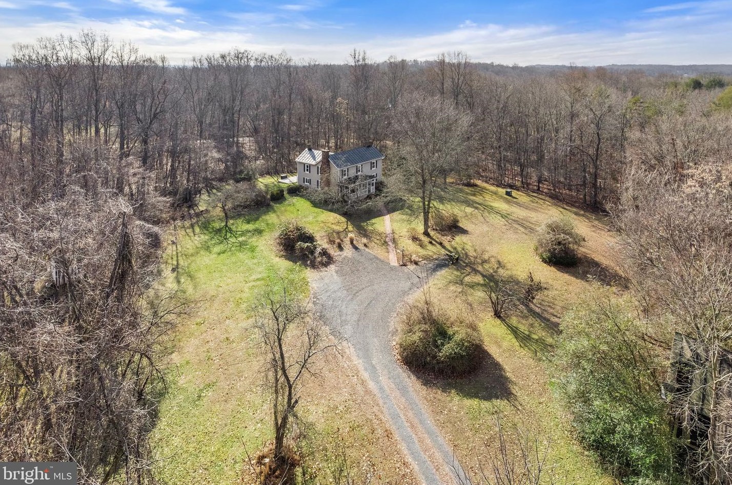 9565 Woodbrook Ln, Midland, VA 22728