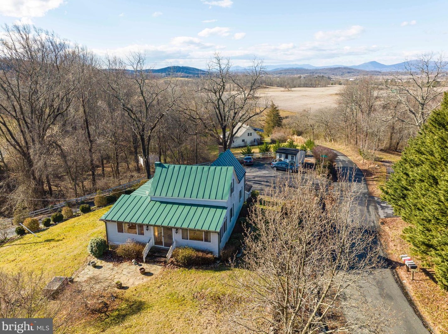 10396 Ada Rd, Marshall, VA 20115
