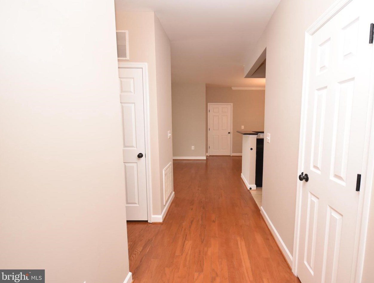 6185 Willow Pl Apt 101, Bealeton, VA 22712
