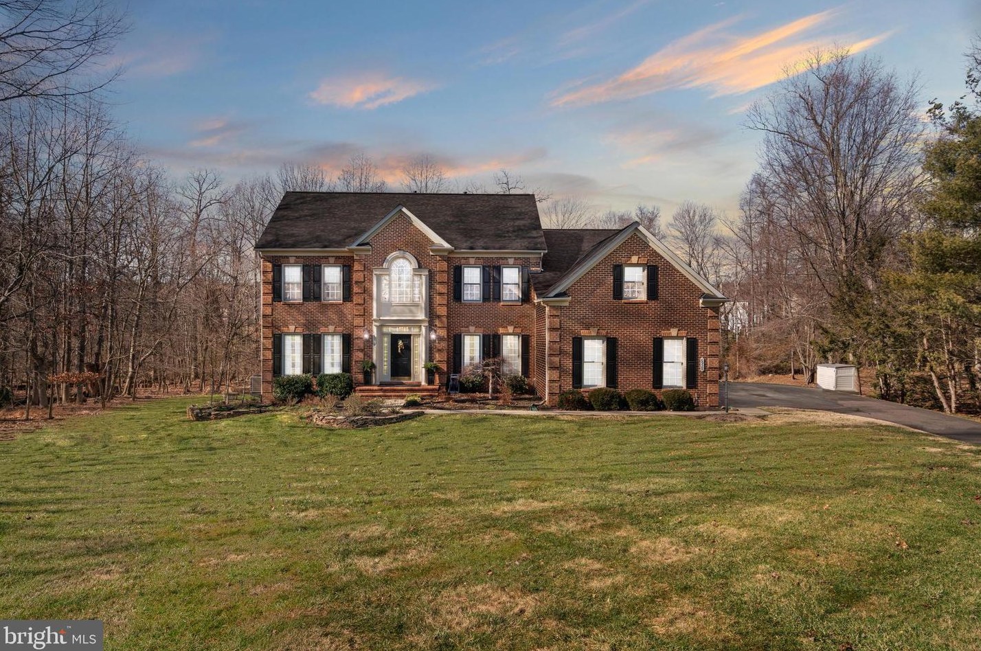 6928 Tanglewood Dr, Warrenton, VA 20187