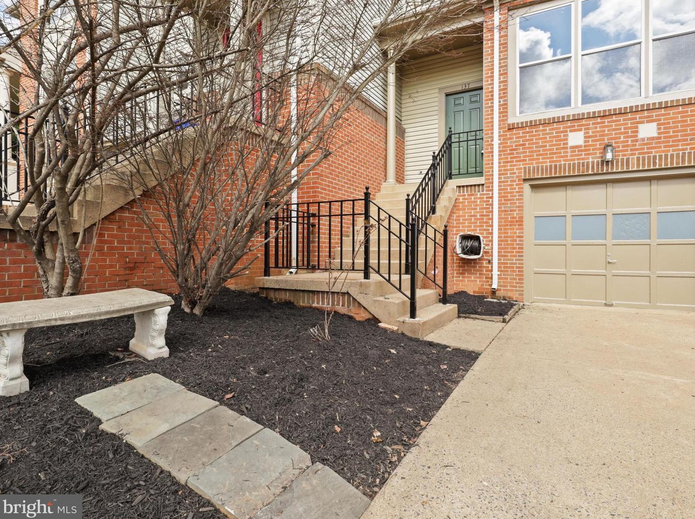 137 Coppermill Dr, Warrenton, VA 20186-2138
