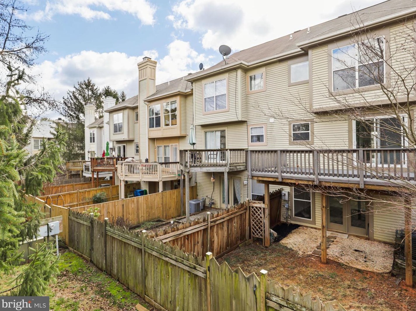 137 Coppermill Dr, Warrenton VA  20186-2138 exterior