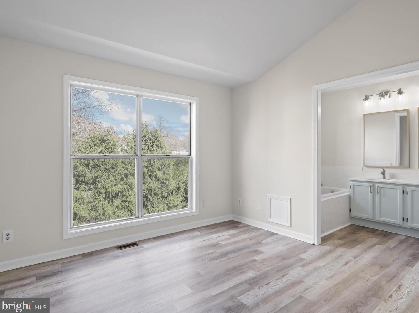 137 Coppermill Dr, Warrenton VA  20186-2138 exterior