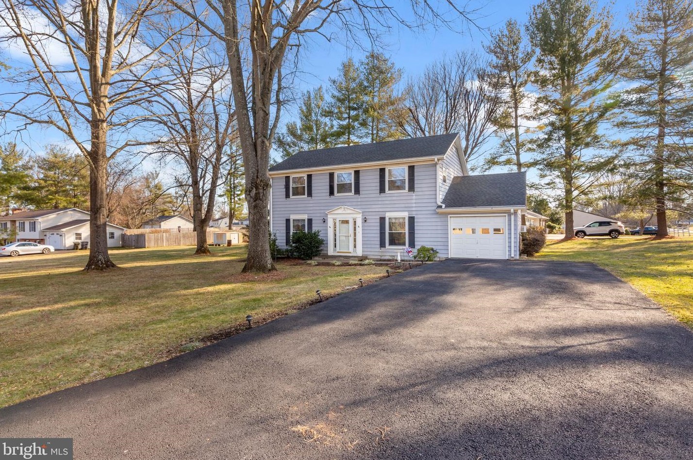 6495 Lancaster Dr, Warrenton, VA 20187
